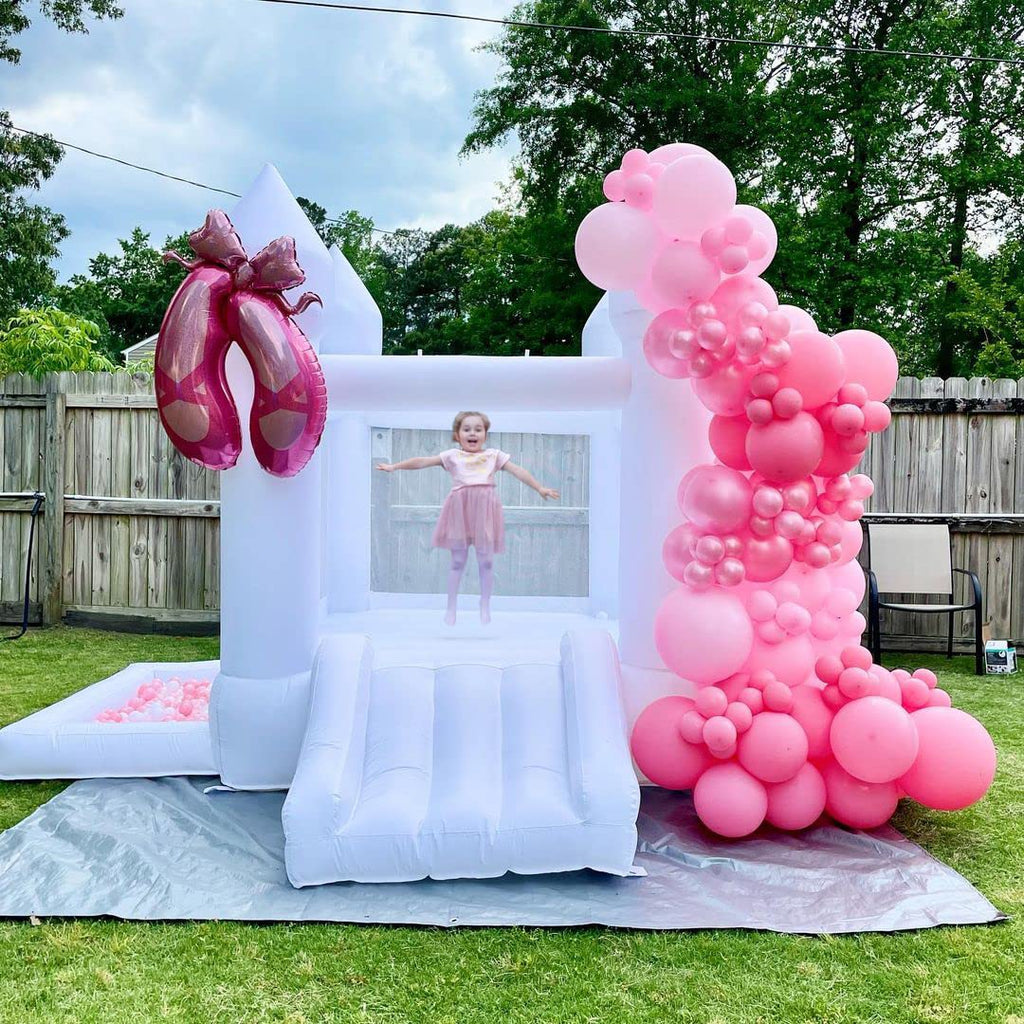 Wedding Inflatables Wedding bounce house 60 photos - Astyledwedding.com